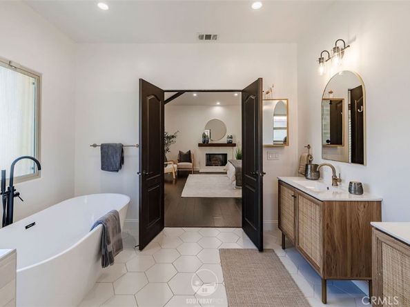202 N Irena Avenue B, Redondo Beach CA 90277