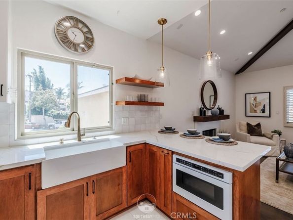 202 N Irena Avenue B, Redondo Beach CA 90277