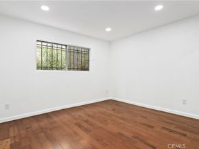 1045 N Kings Road 105, West Hollywood CA 90069