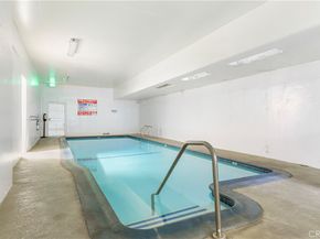 1045 N Kings Road 105, West Hollywood CA 90069