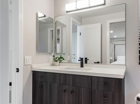 2208 The Strand, Manhattan Beach CA 90266