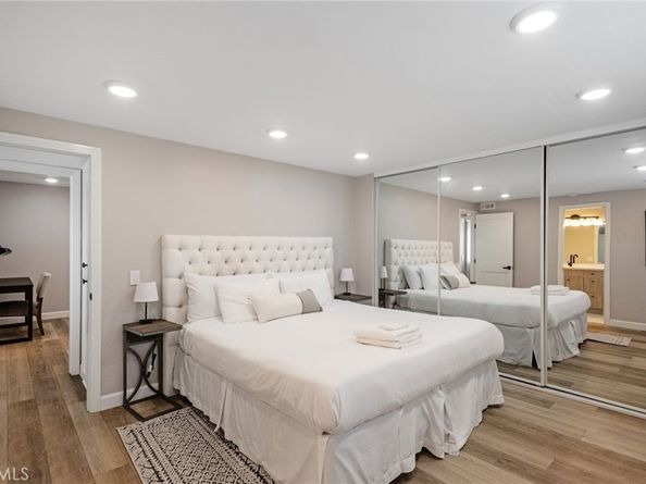 2208 The Strand, Manhattan Beach CA 90266