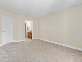 1040 E Washington Avenue 33, Escondido CA 92025