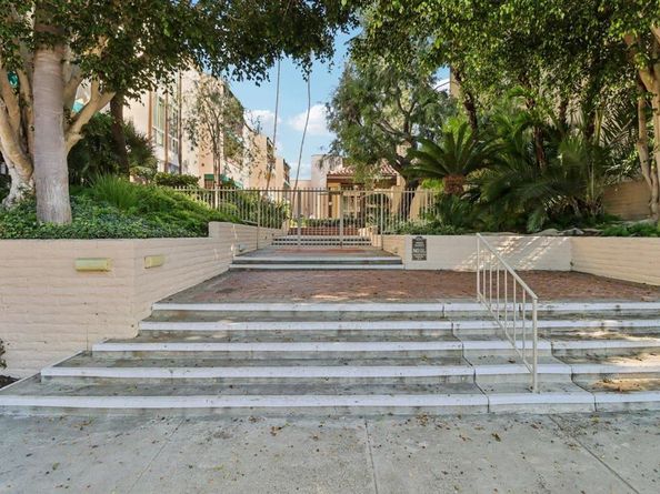 6455 La Jolla Boulevard 122, La Jolla CA 92037