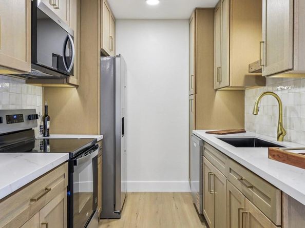 6455 La Jolla Boulevard 122, La Jolla CA 92037