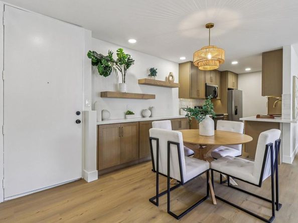 6455 La Jolla Boulevard 122, La Jolla CA 92037