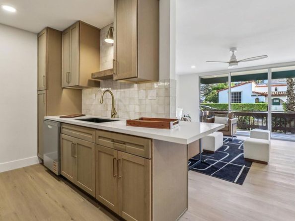 6455 La Jolla Boulevard 122, La Jolla CA 92037