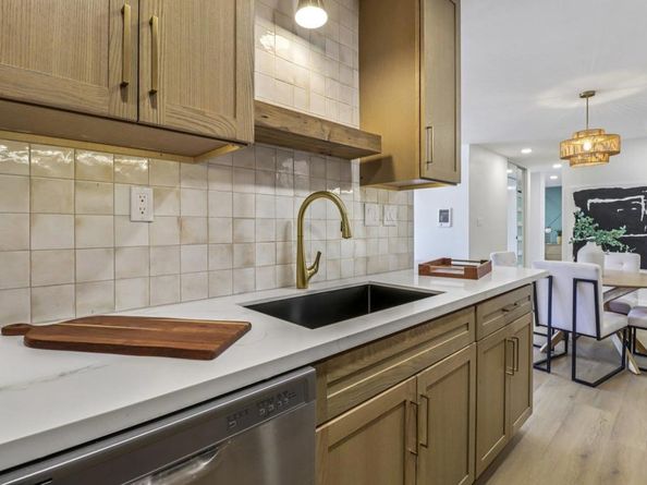 6455 La Jolla Boulevard 122, La Jolla CA 92037