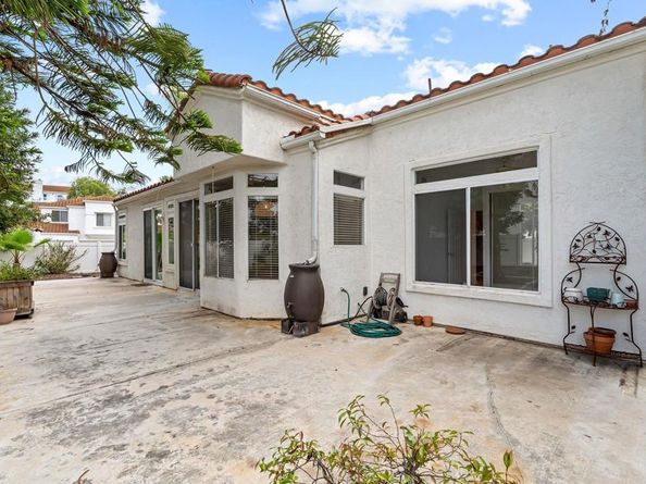 4932 Alameda Drive, Oceanside CA 92056
