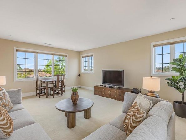 6286 Belmont Trail Ct, San Diego CA 92130