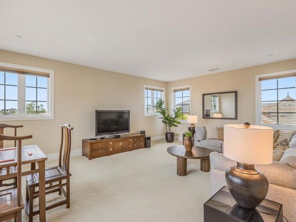 6286 Belmont Trail Ct, San Diego CA 92130