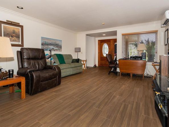 4906 Via Hinton, Carlsbad CA 92008