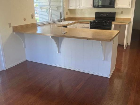 4906 Via Hinton, Carlsbad CA 92008