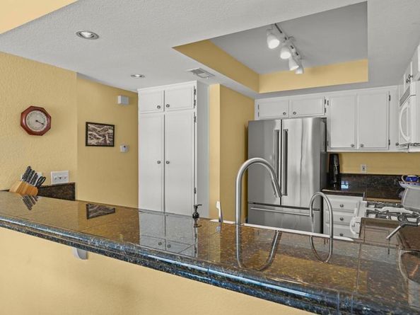 870 Ginger Avenue, Carlsbad CA 92011
