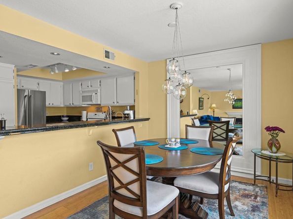 870 Ginger Avenue, Carlsbad CA 92011
