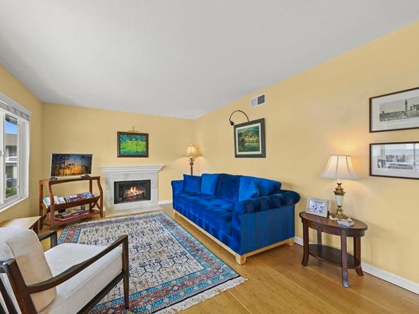 870 Ginger Avenue, Carlsbad CA 92011