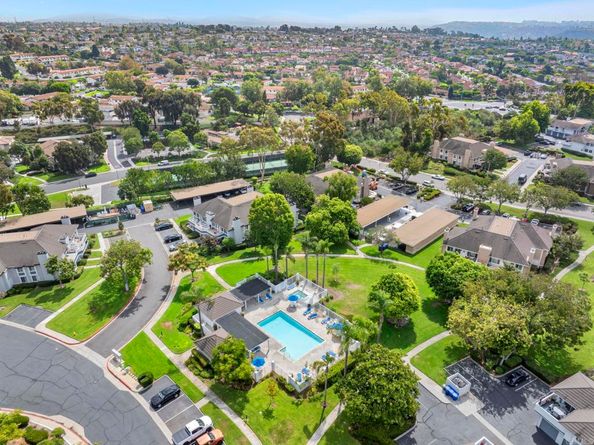 870 Ginger Avenue, Carlsbad CA 92011