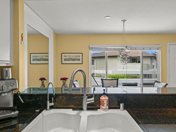 870 Ginger Avenue, Carlsbad CA 92011