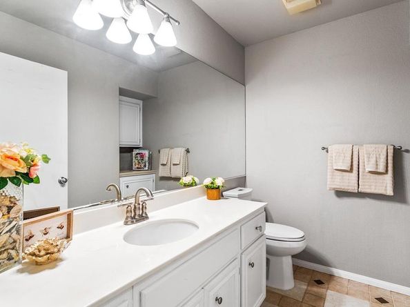 4610 Los Alamos Way C, Oceanside CA 92057