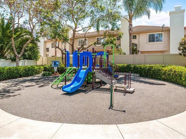 4610 Los Alamos Way C, Oceanside CA 92057