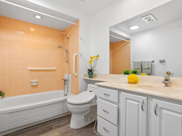 3621 Vista Campana S 95, Oceanside CA 92057