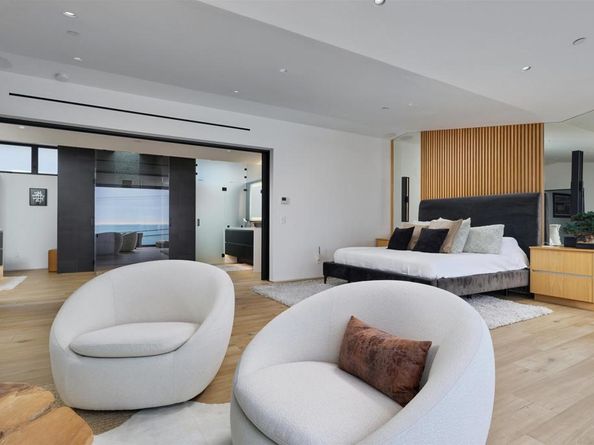 2680 Ocean Street, Carlsbad CA 92008