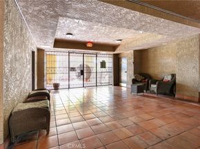 221 S Oak Knoll Avenue 202, Pasadena CA 91101