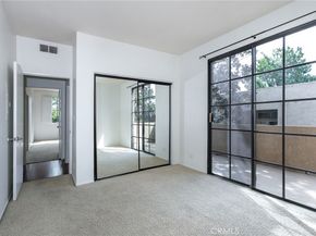 221 S Oak Knoll Avenue 202, Pasadena CA 91101