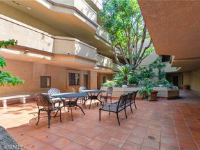 221 S Oak Knoll Avenue 202, Pasadena CA 91101