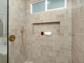 18438 Los Alimos St, Northridge CA 91326