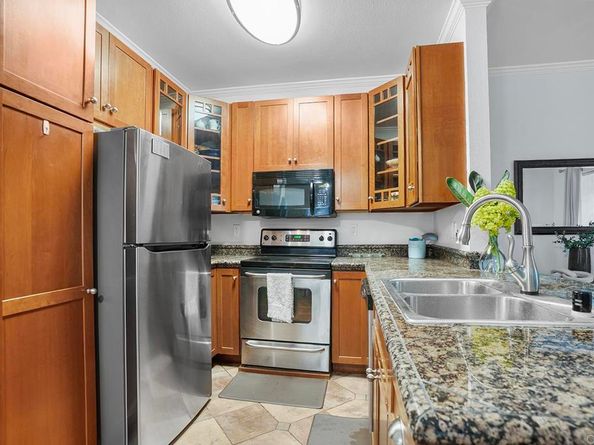 2220 Camino De La Reina 108, San Diego CA 92108