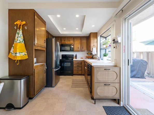 6816 Caminito Montanoso 5, San Diego CA 92119