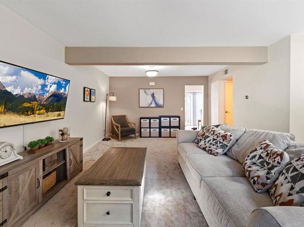 6816 Caminito Montanoso 5, San Diego CA 92119