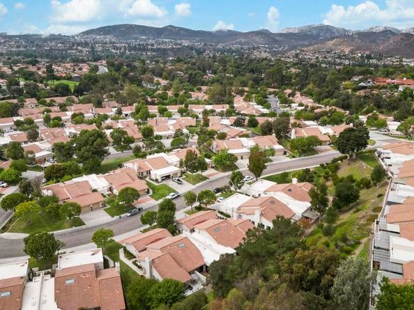 18023 Avenida Alozdra, San Diego CA 92128