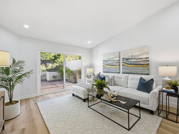 18023 Avenida Alozdra, San Diego CA 92128