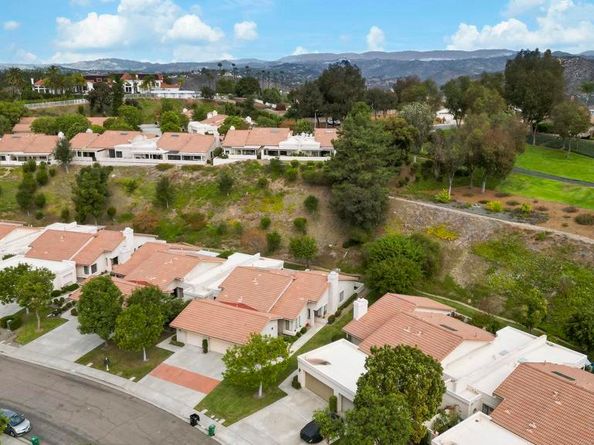 18023 Avenida Alozdra, San Diego CA 92128