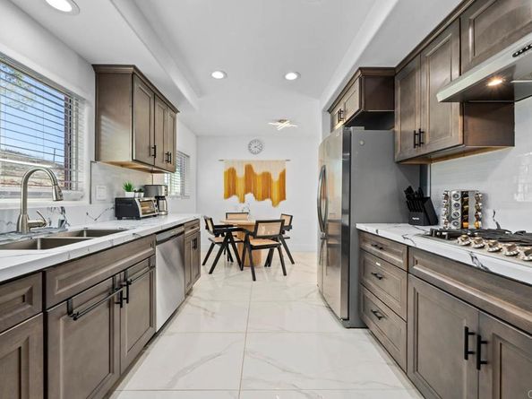 112 Encanto Drive, Escondido CA 92027