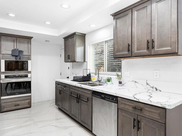 112 Encanto Drive, Escondido CA 92027