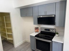 7215 Calabria Ct 74, San Diego CA 92122