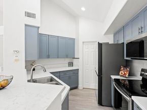 7215 Calabria Ct 74, San Diego CA 92122