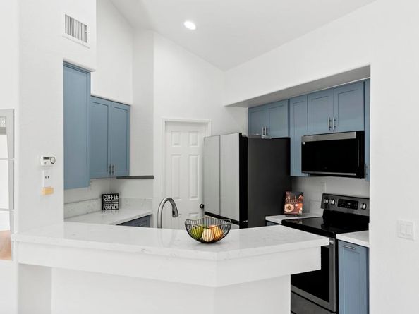 7215 Calabria Ct 74, San Diego CA 92122