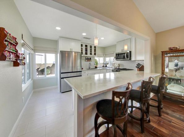 595 Hampshire Lane, Chula Vista CA 91911