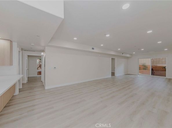1138 S Serrano Avenue 102, Los Angeles CA 90006