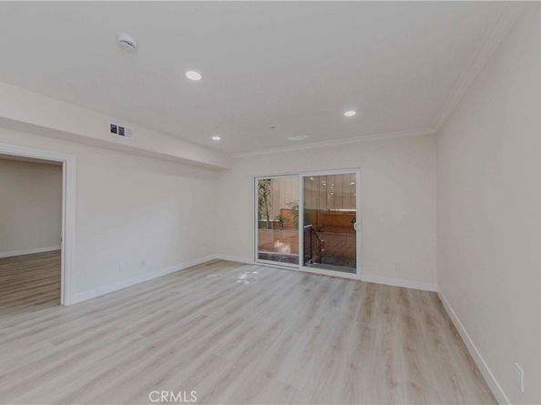 1138 S Serrano Avenue 102, Los Angeles CA 90006