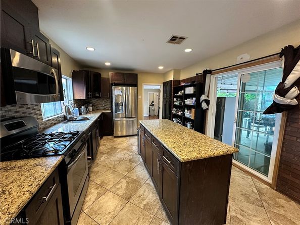 6127 Adenmoor Avenue, Lakewood CA 90713