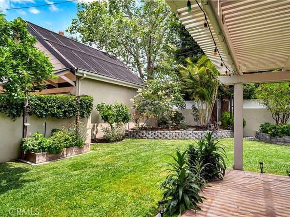2105 N Heliotrope Drive, Santa Ana CA 92706