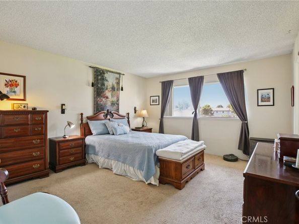 9594 Pettswood Dr 4, Huntington Beach CA 92646