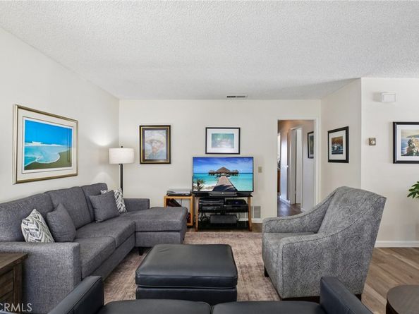 9594 Pettswood Dr 4, Huntington Beach CA 92646