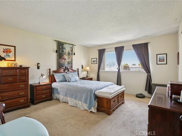 9594 Pettswood Dr 4, Huntington Beach CA 92646