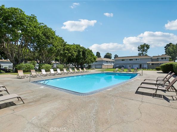 9594 Pettswood Dr 4, Huntington Beach CA 92646
